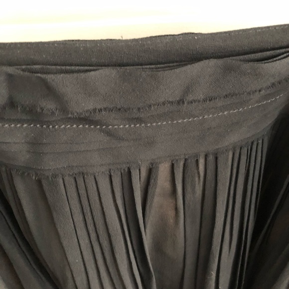 Black organza skirt with nude lining - Picture 3 of 5